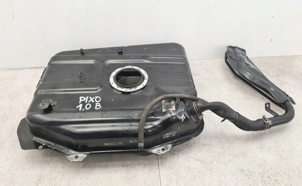 Купити Nissan pixo бак пального