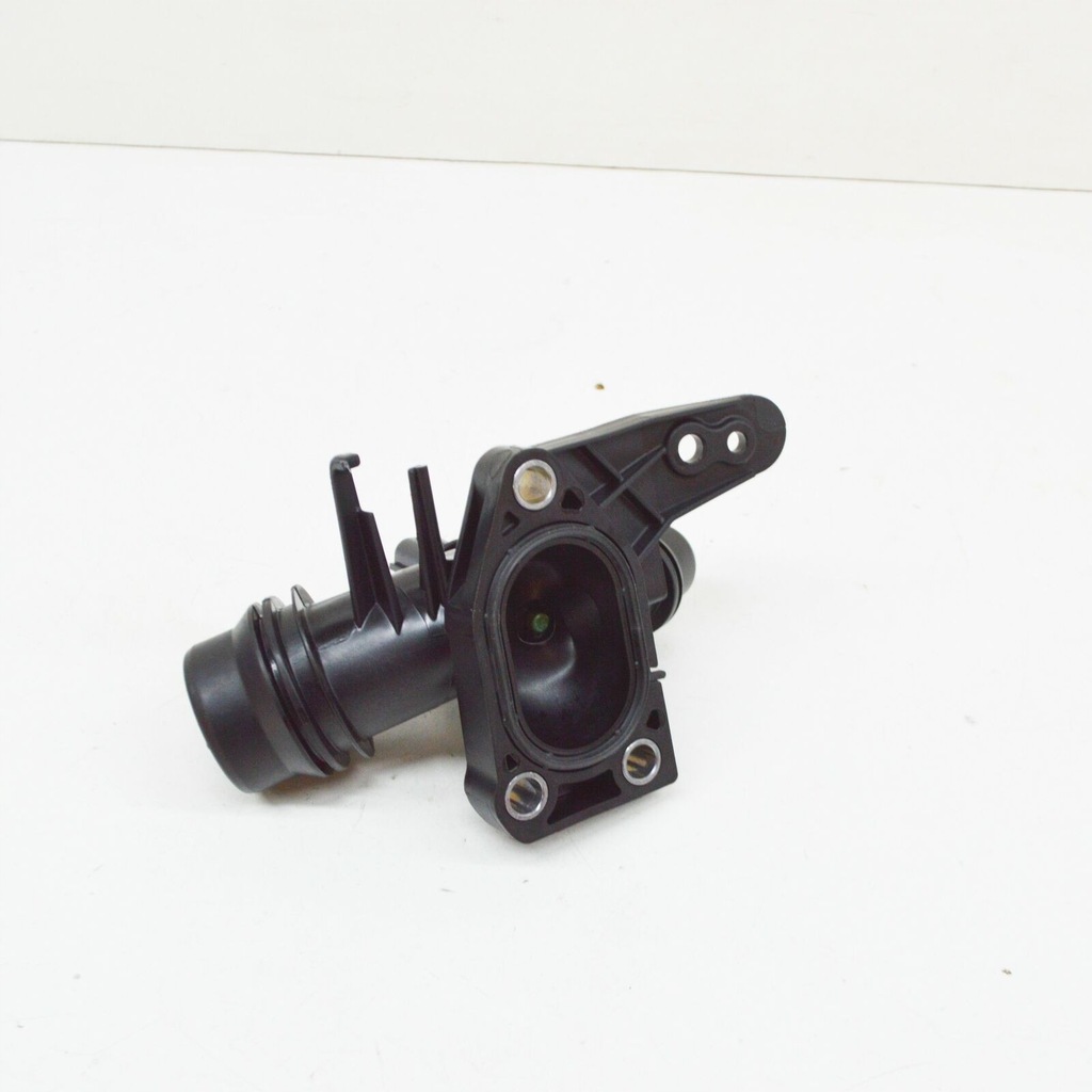 фото №7, Корпус термостата volvo xc60 mk1 оригинальный 30751954