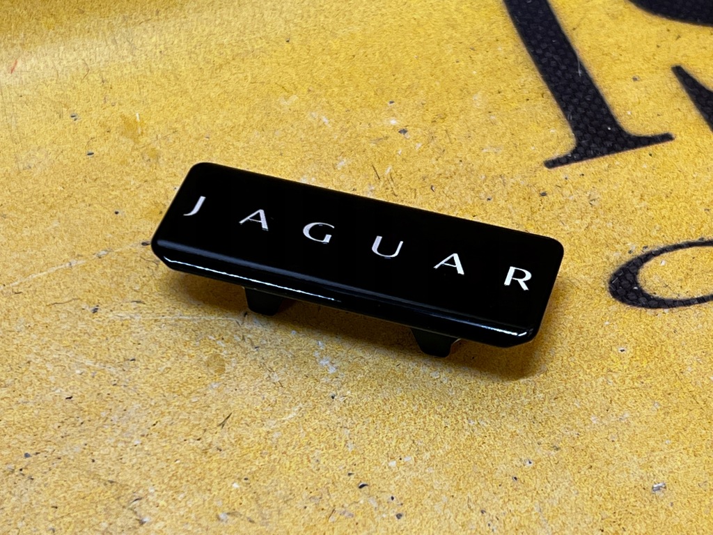 фото №1, Значок эмблема панели консоли jaguar xj x351
