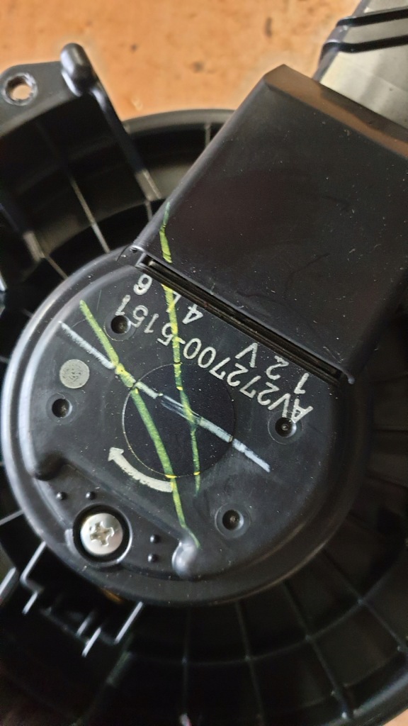 фото №2, Toyota auris i вентилятор вентилятор