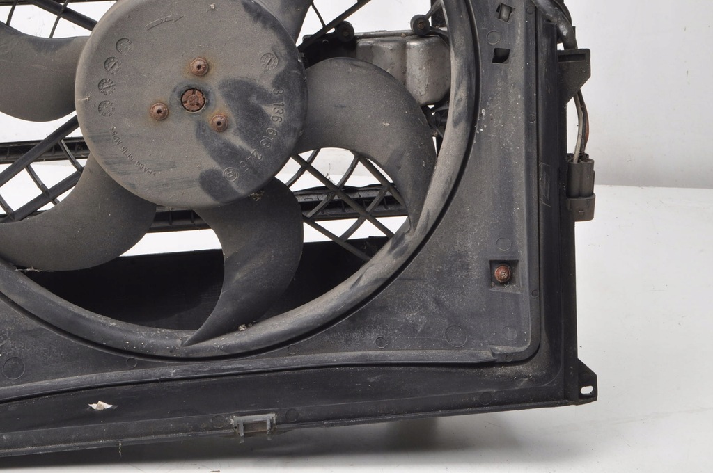 фото №7, Bmw e46 2.0 d вентилятор радіатора жалюзі 6922670