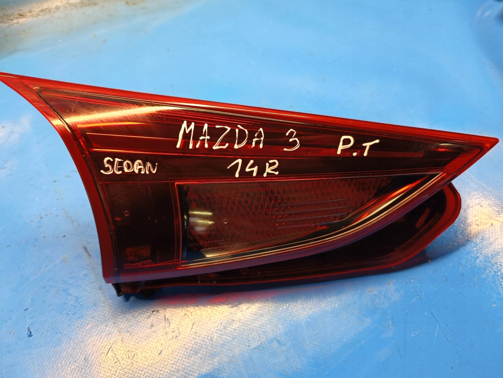 фото №1, Лампа правая задняя w крышка hb mazda 3 iii bm 13-19r.