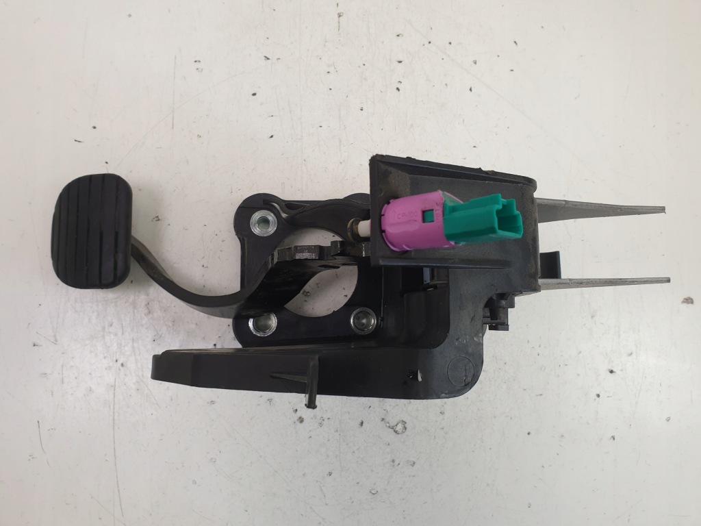 фото №1, Renault laguna iii педаль тормоза механическая коробка передач eu