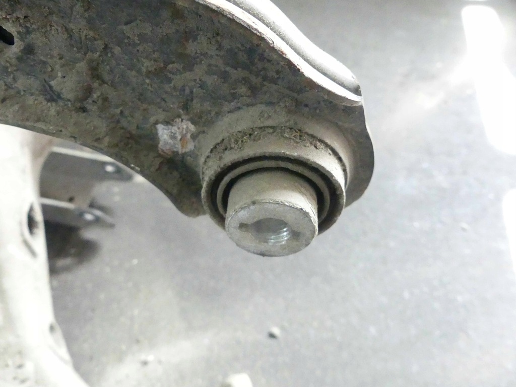 фото №7, Задня балка задня важелі jaguar f-pace 16-