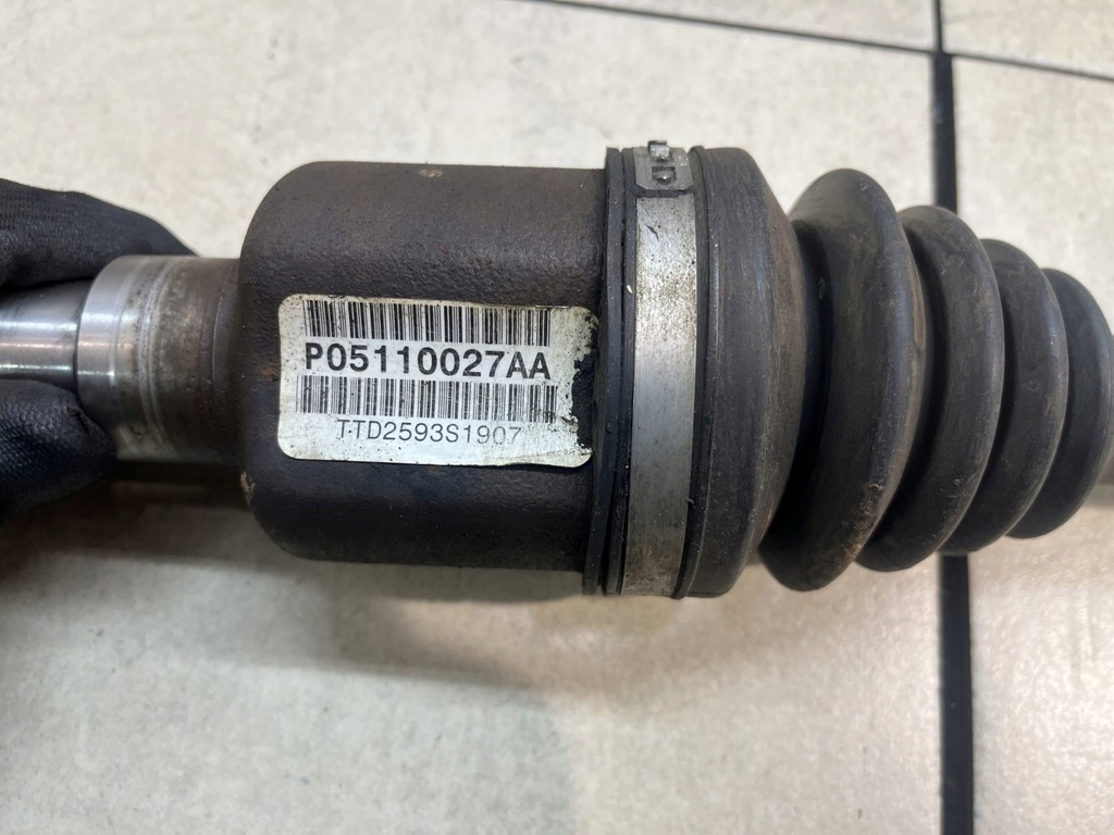 фото №6, Привідний вал ліва довга задня pacifica 3.5 v6 p05110027aa