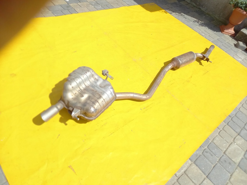 Гаситель конечный средний audi a4 b8 2,0tdi 08-15r седан 8k0253611h . Киев