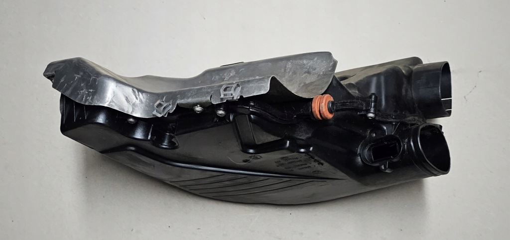 фото №7, Bmw 5 f10 f11 gt f07 6 f06 f12 f13 7 f01 f02 5.0i корпус фільтр повітря