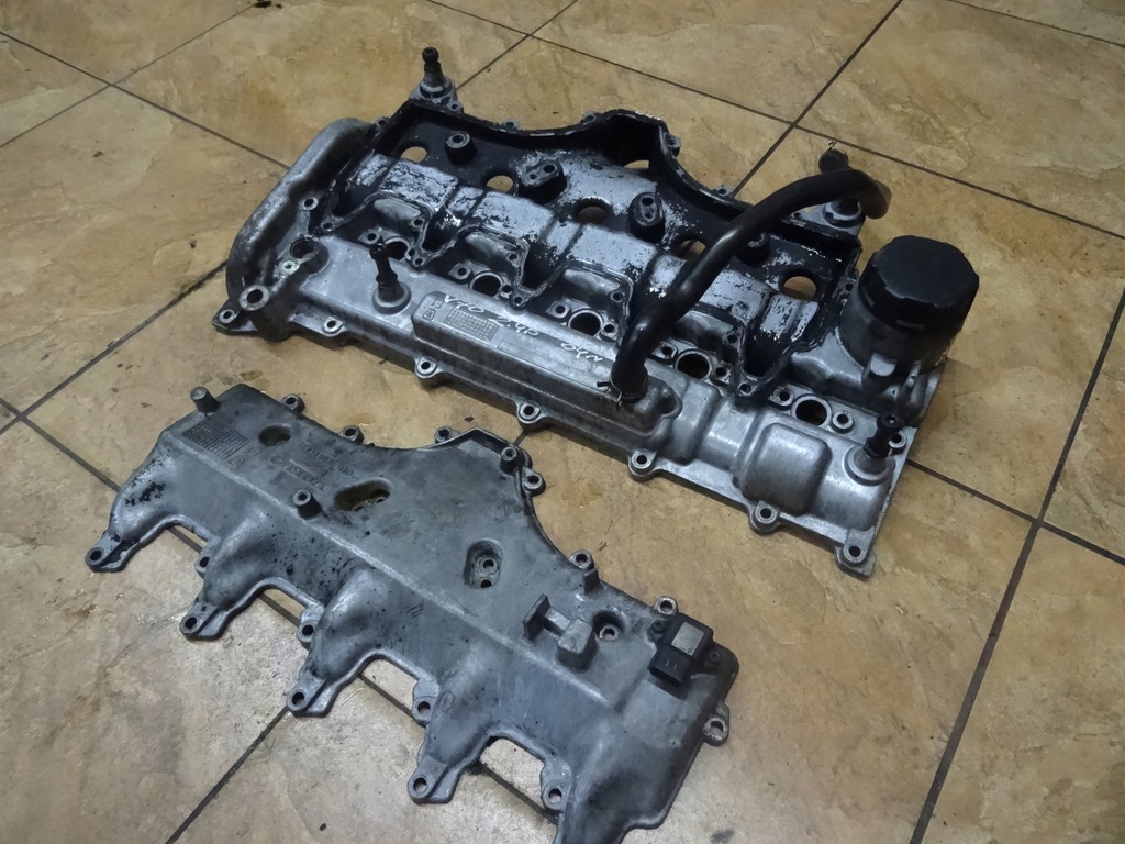 фото №9, Volvo v70 2.4d 04' крышка клапанов 30614422