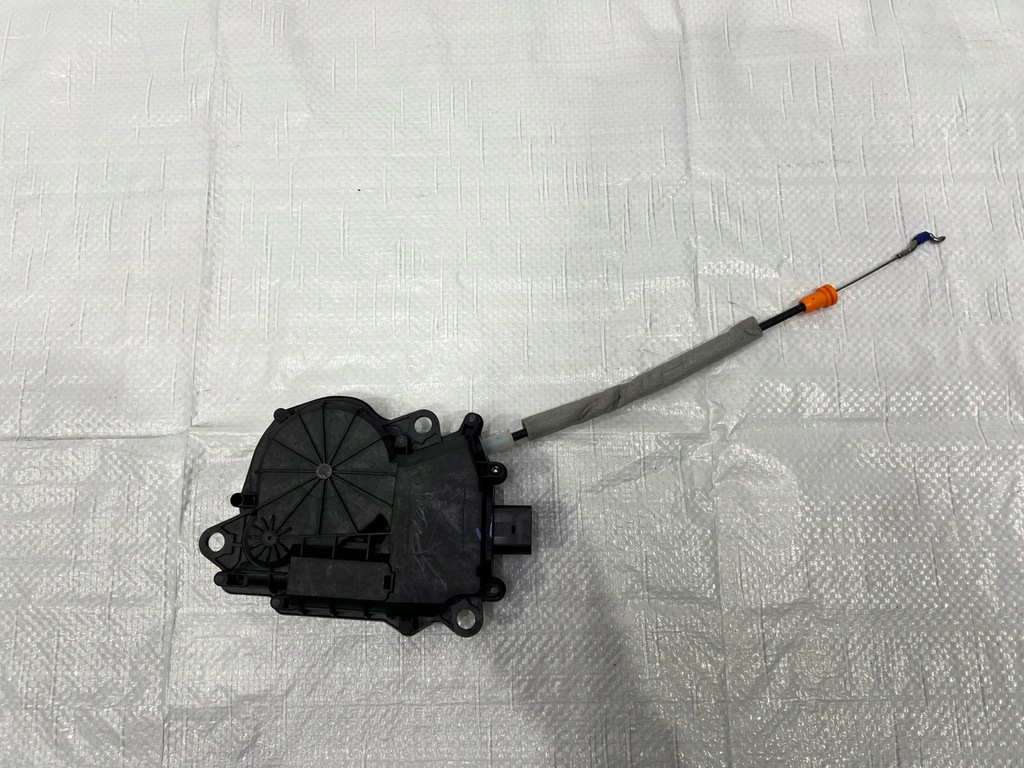 фото №1, Jaguar e-pace доводчик кришки багажника