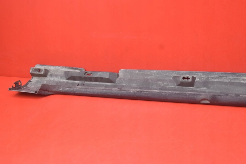 фото №12, Накладка порог правая vw passat b6 kombi 07r