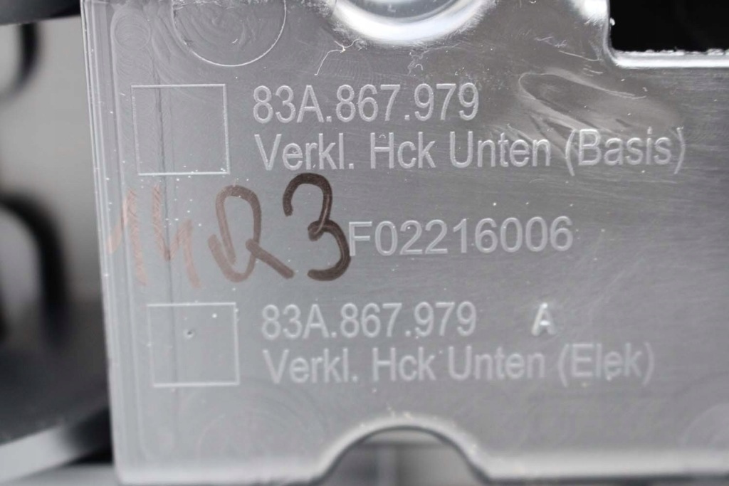 фото №10, Audi q3 f3 обшивка крышки багажника 83a867606 83a867979a 4pk чёрный обивка