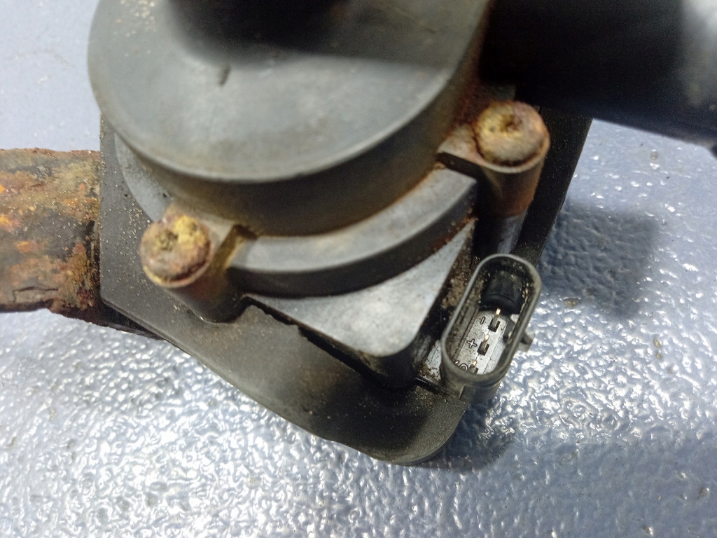 Bmw 6 f12 f13 дополнительная насос воды 9239313 Недорого