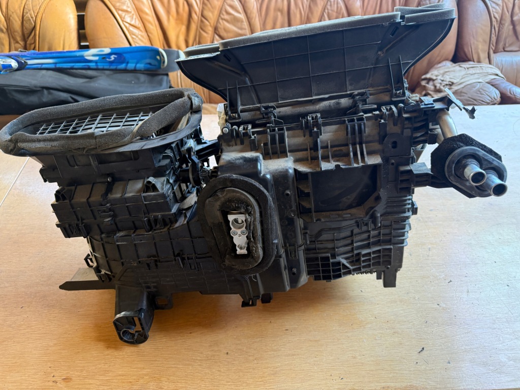 фото №16, Toyota hilux viii 15- отопитель воздуходувка корпус кондиционер a/c