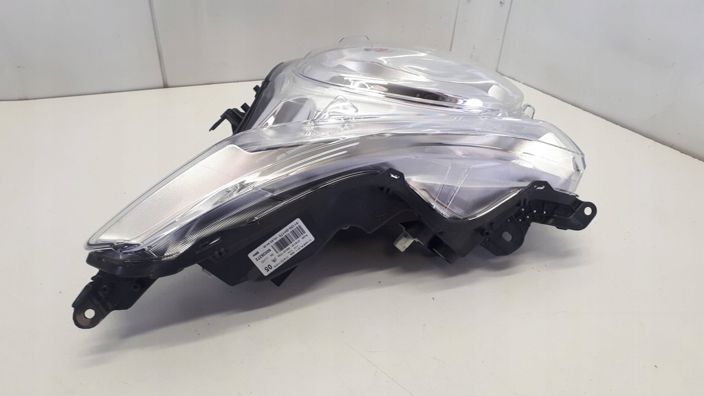 фото №13, Citroen c1 ii 14- правая левая лампа перед europa