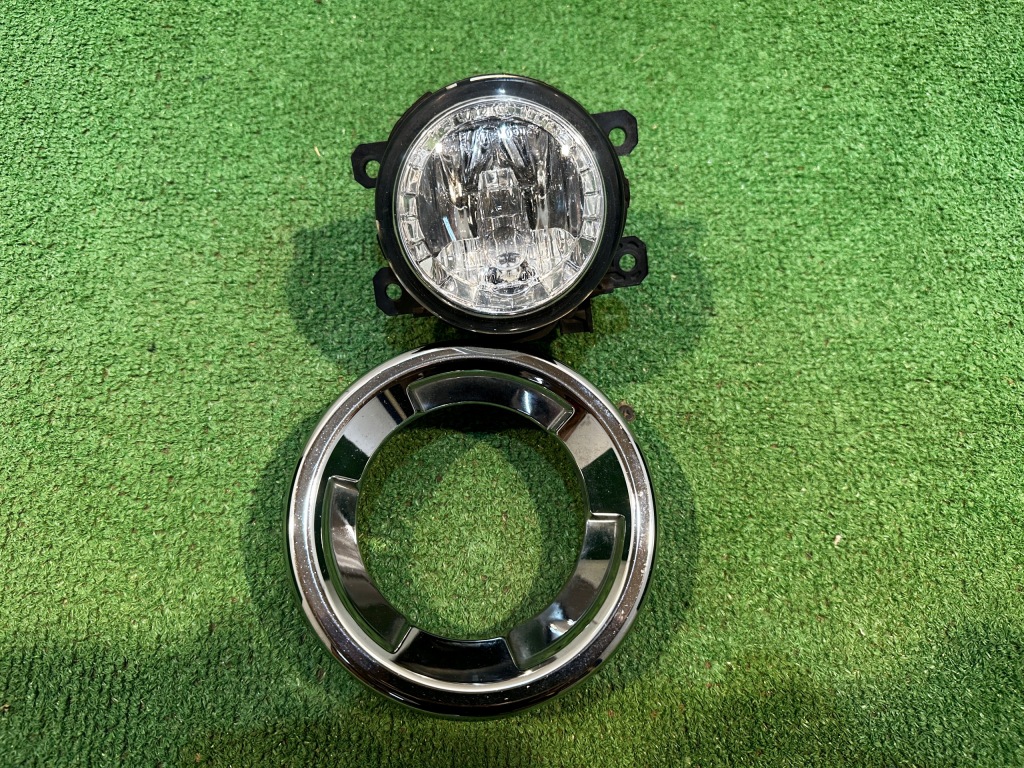 Купить Subaru outback противотуманная фара правый рамка хром 14- 89500181