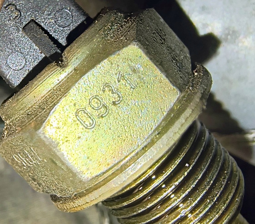 фото №5, Основание фильтра масла датчик citroen c2 vts 1.6 16v 122km nfs 9659102880