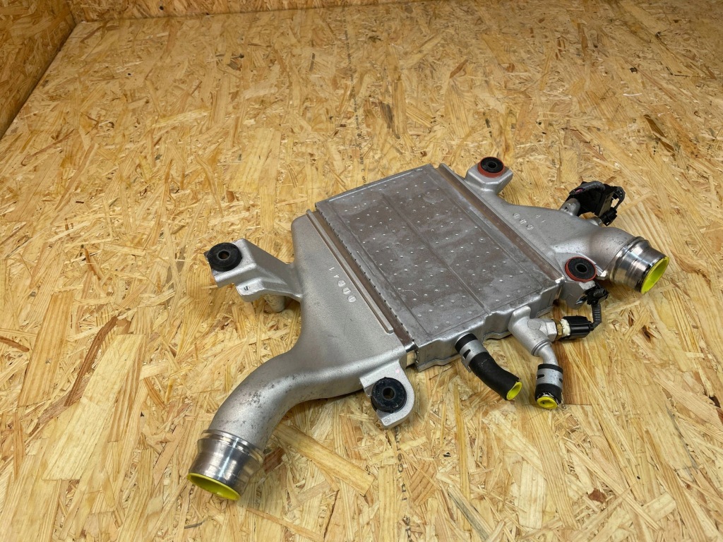 Радіатор повітря інтеркулер toyota hilux viii 2.4d рестайлінг  2020- Недорого