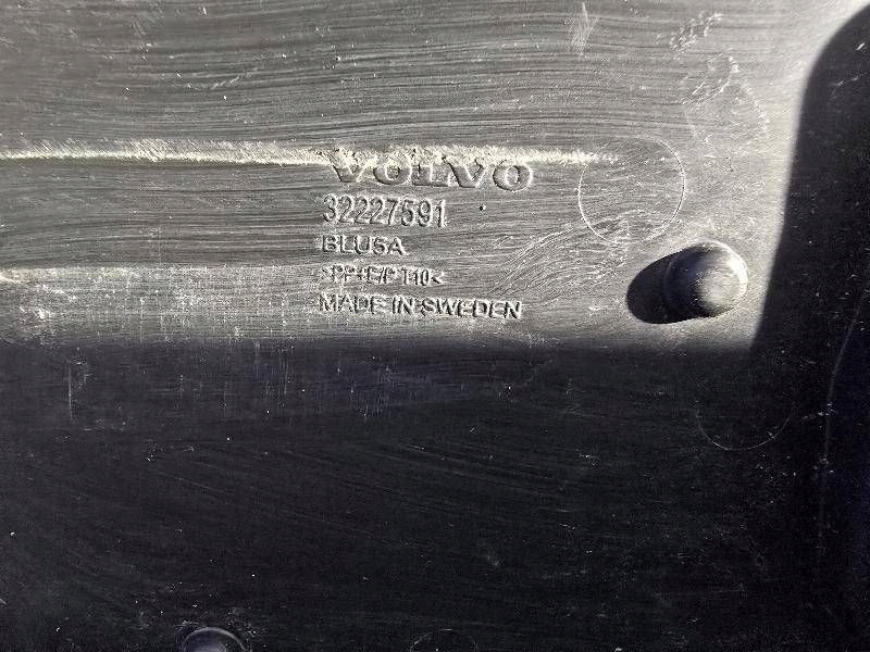 фото №8, Рамка номерного знака регистрационный перед volvo s90, v90 32227591