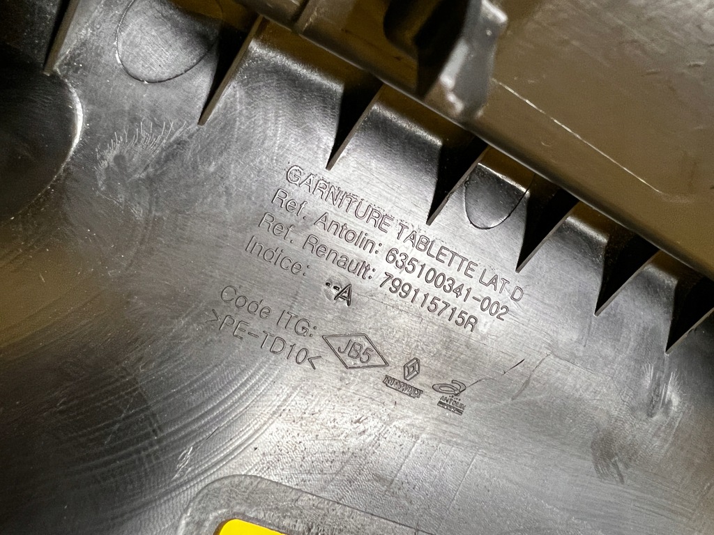 фото №7, Правая опора полка багажника renault megane iv hb