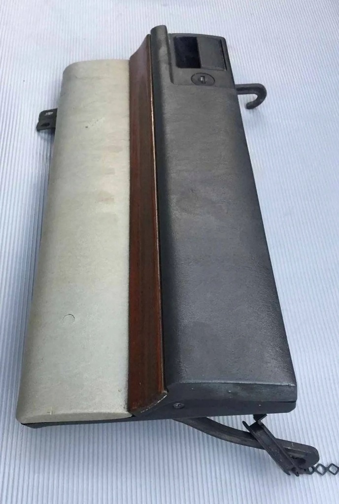 фото №6, Mercedes-benz e w124 1989 крышка дверца бардачка панели