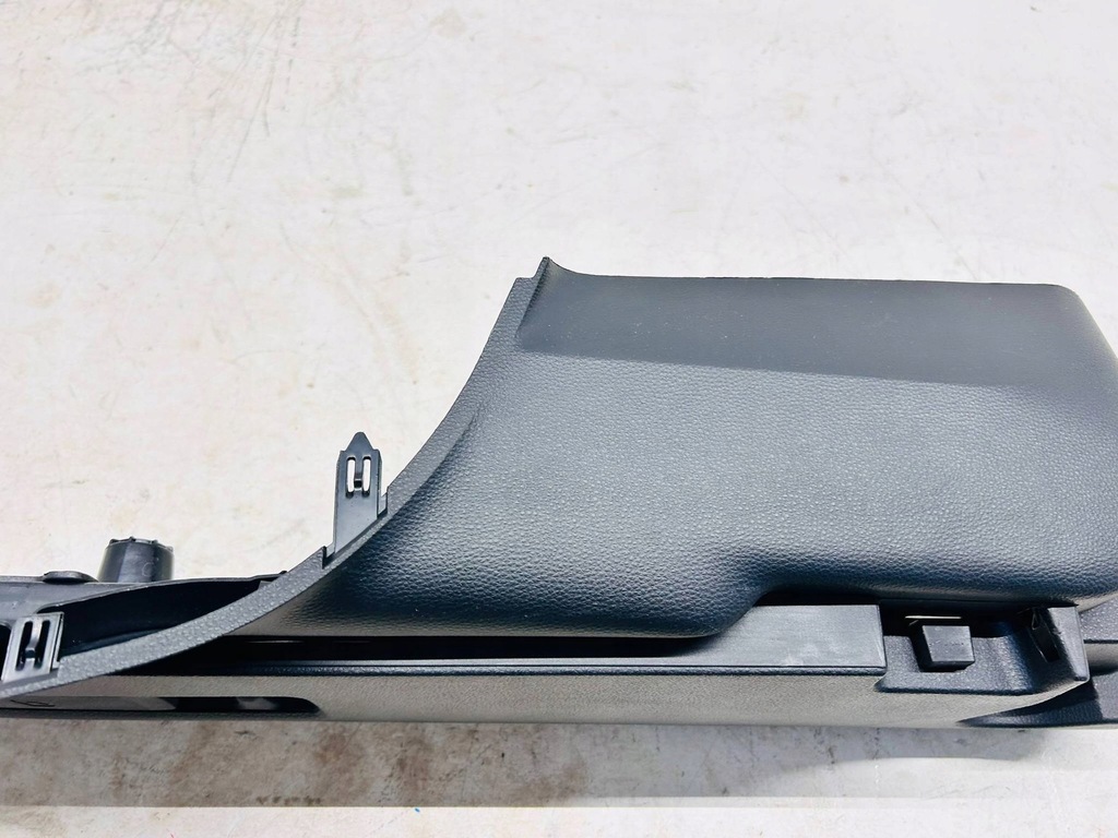 фото №8, Corolla e21 kombi обшивка багажника góra ліва лівий bez led