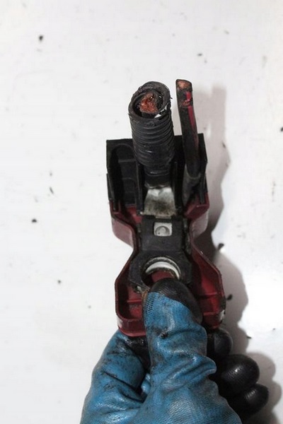 фото №1, Nissan x-trail 04 2.2 dci клемма плюсовая