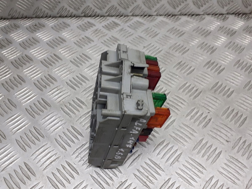 фото №3, Коробка предохранителей alfa romeo 147 1.6 51742419