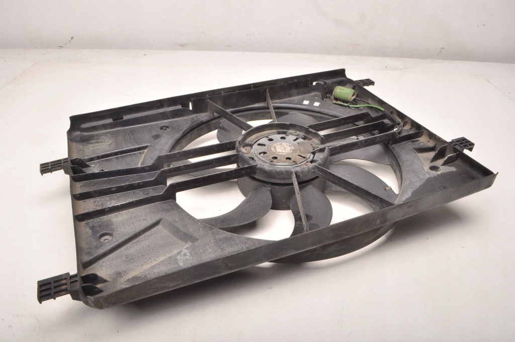 Opel astra j вентилятор радиатора 52430295 Киев