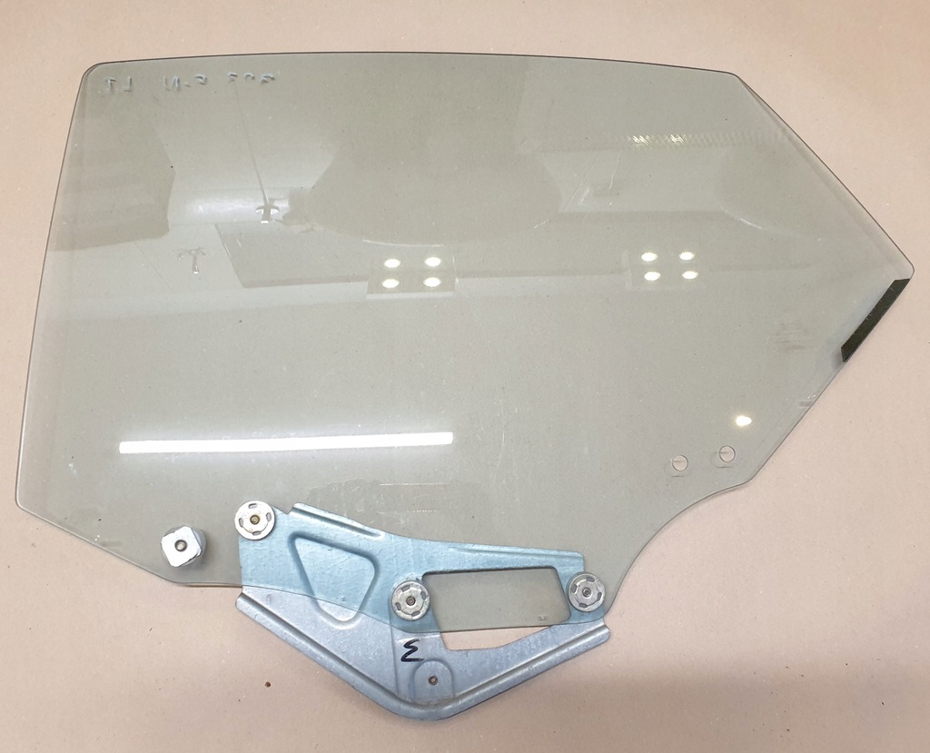 фото №1, Скло двері лівий задня mazda 323