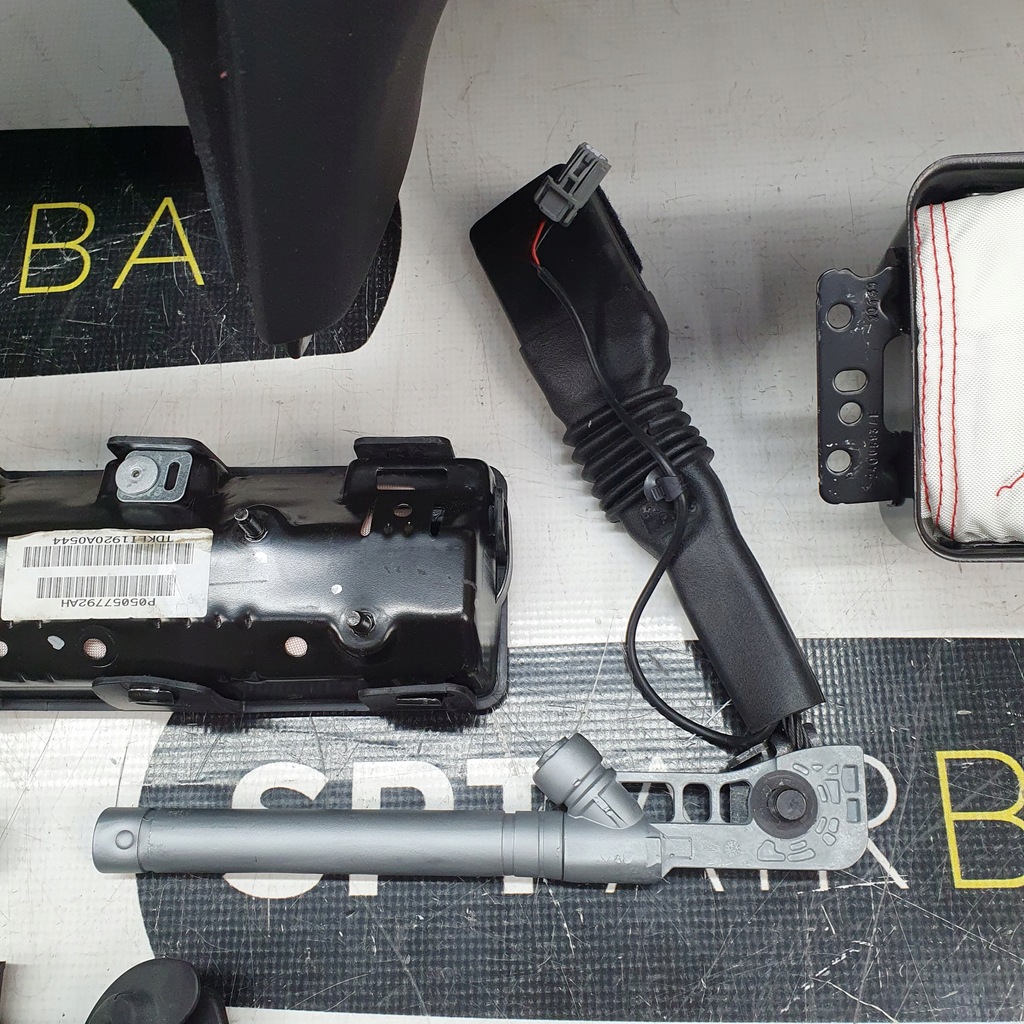 фото №6, Dodge charger панель приладів консоль подушки безпеки ремені подушка безпеки stare повернення