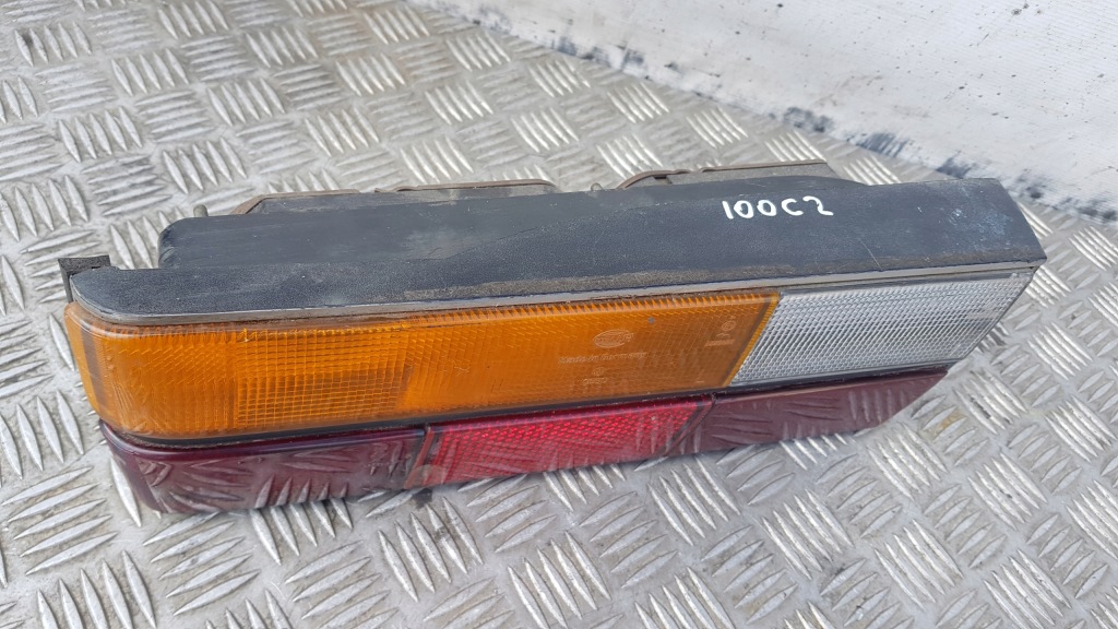 Audi 100 c2 лампа левая задний  вкладыш в Украине