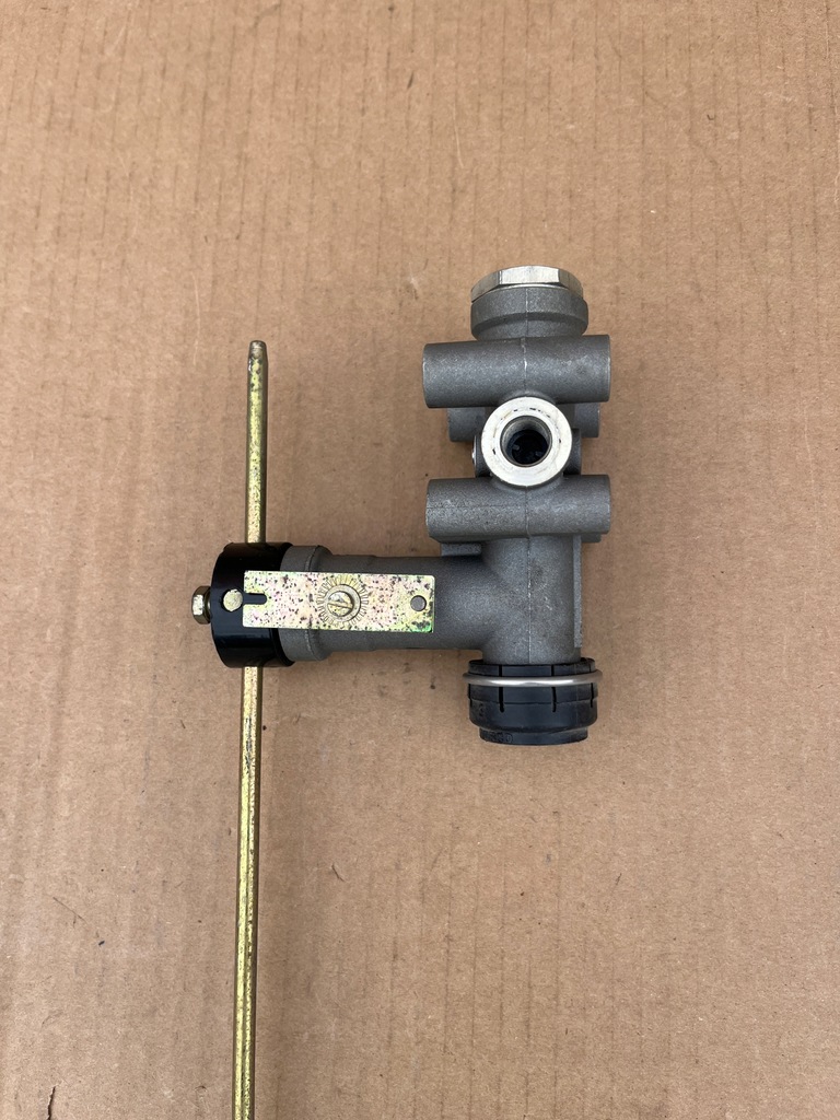 фото №5, Клапан выравнивающий подушек wabco 640060020