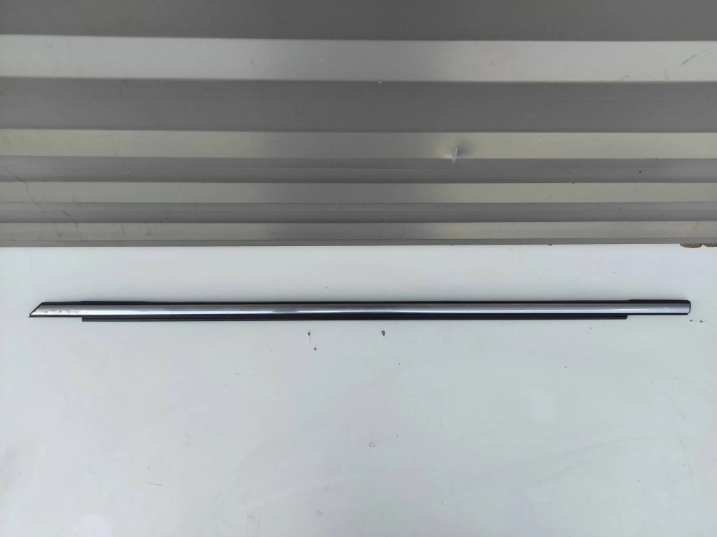 Купити Молдинг ущільнювач хром двері скло лівий перед mini countryman f60