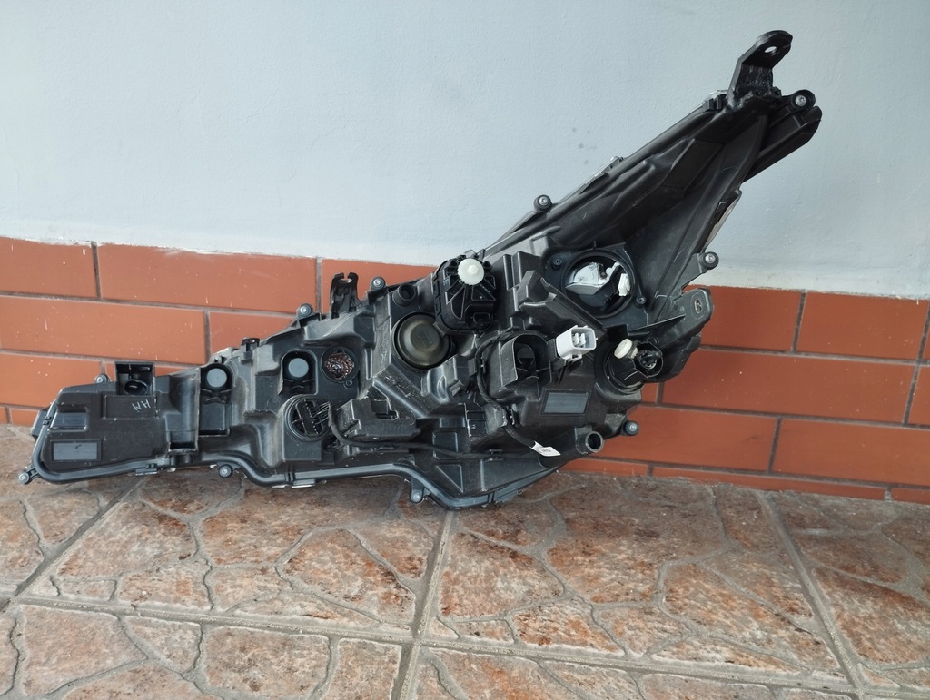 фото №12, Лампа права full led toyota corolla e21 81110-02s70