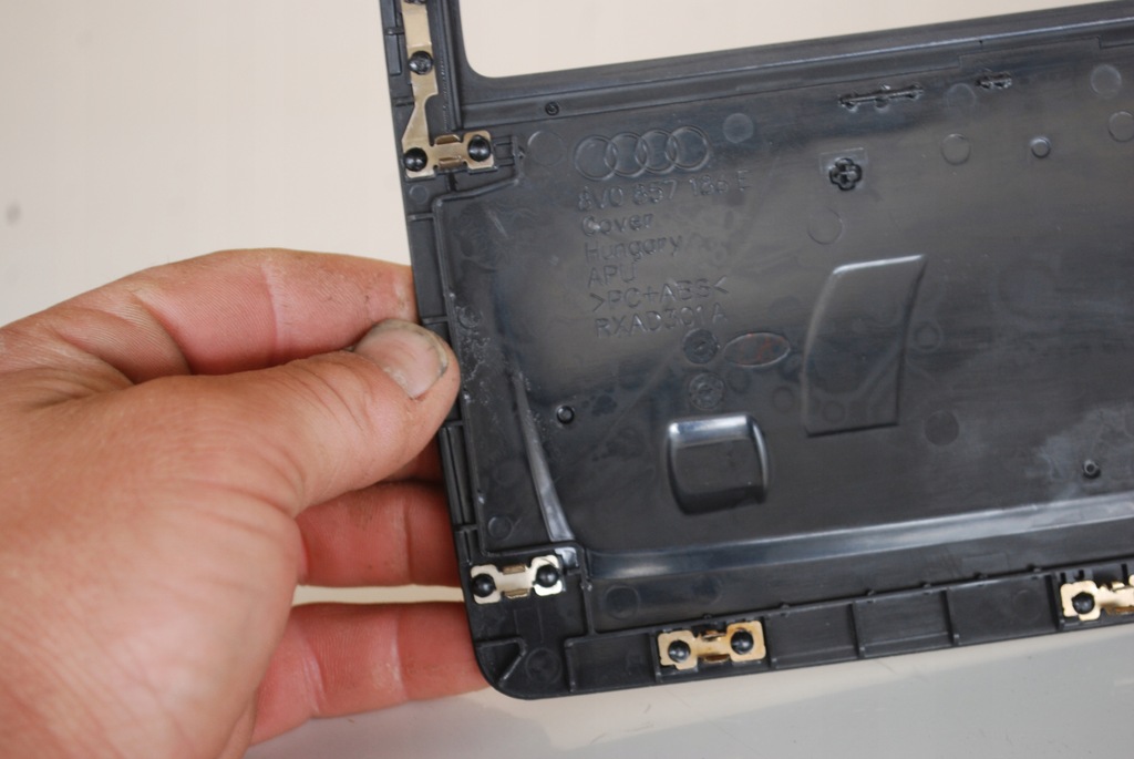 фото №12, Заглушка защита monitora mmi audi a3 8v 8v0857186e