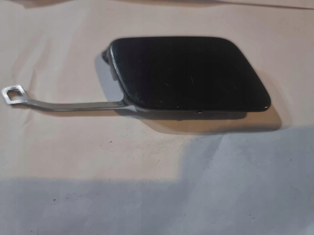 фото №1, Audi a3 8v - заглушка фаркоп бампера перед 8v3807241