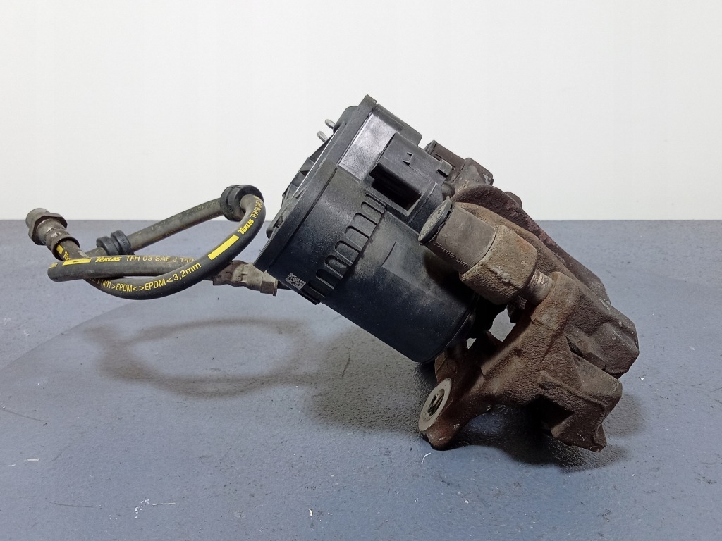 фото №4, Bmw 1 f40 суппорт тормозной задняя правый 6892606