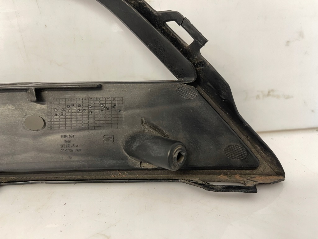 Решётка бампера правый  перед решётка  решётка радиатора seat leon 3 5f оригинальный номер 5f0853666a в Украине