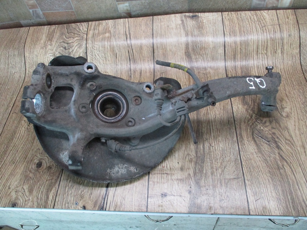 фото №1, Поворотний кулак ліва передня ступиця audi q5 8r стан ok