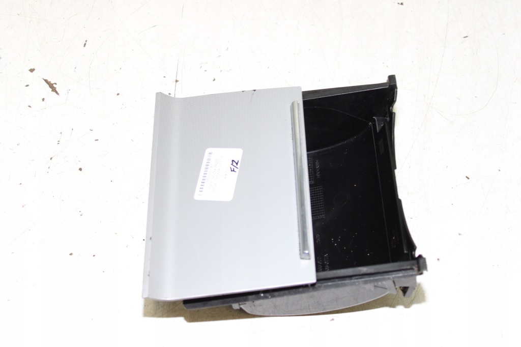 Skoda octavia 3 бардачок консоли средний 5e1863077b декоративная Недорого