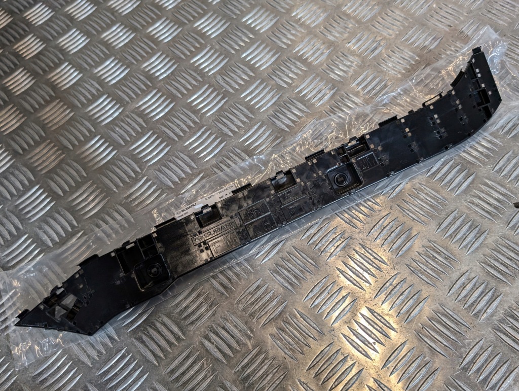 фото №1, Напрямна бампера задня лівий subaru forester 2014-18