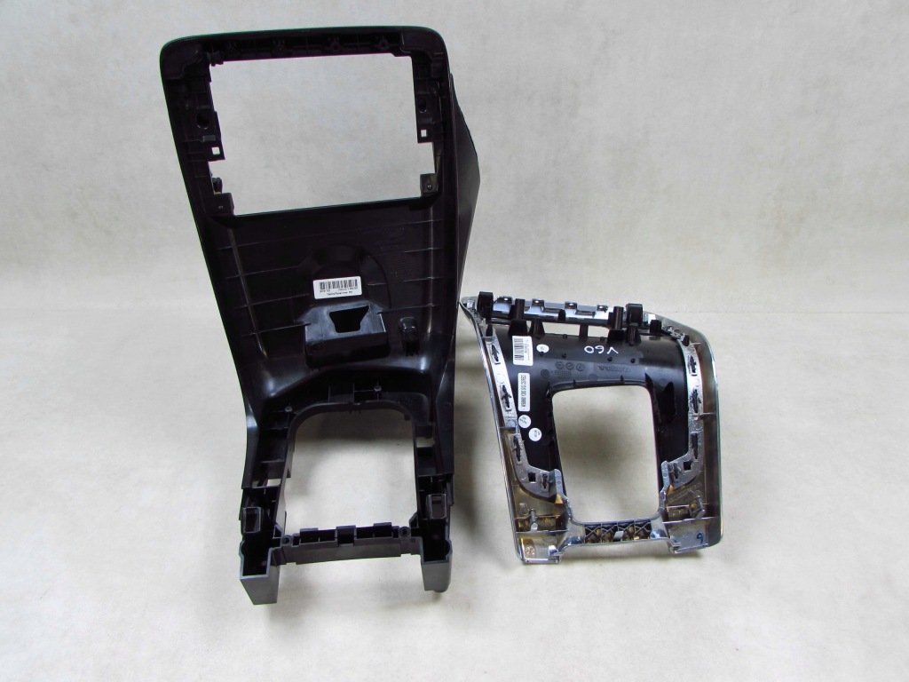 Volvo s60 2 v60 10-17 тунель середній панель  рамка rhd 30791723 в Україні