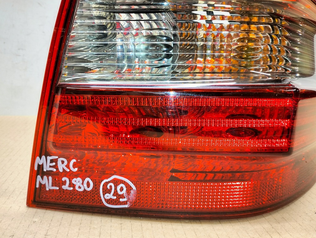 фото №2, Лампа правая задняя mercedes ml w164 lata 2005-2008