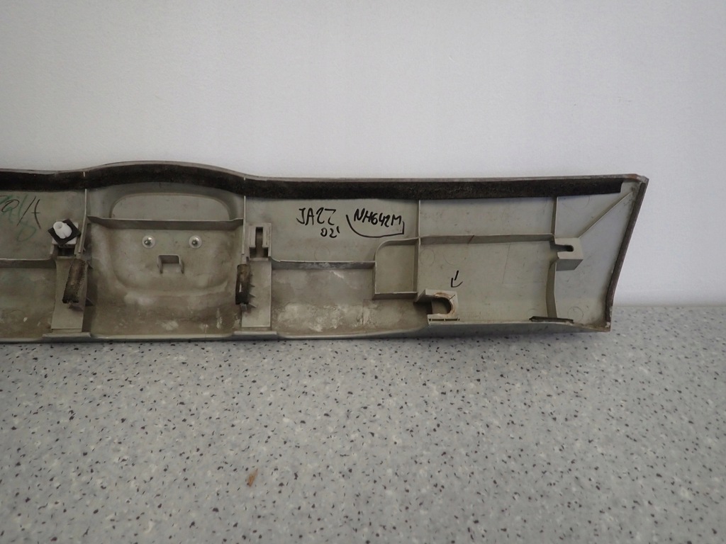 фото №8, Honda jazz ii 02-07 молдинг задній кришки nh642m