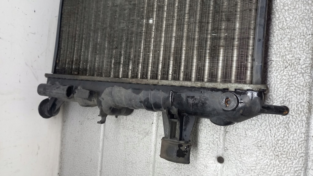 Радіатор води opel astra g 2 00r Зі Шроту