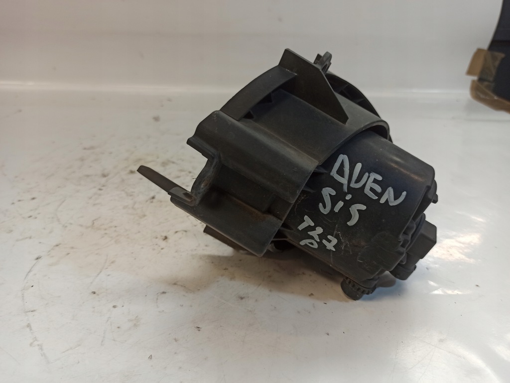 фото №9, Toyota avensis t25 противотуманная фара правый 89210656