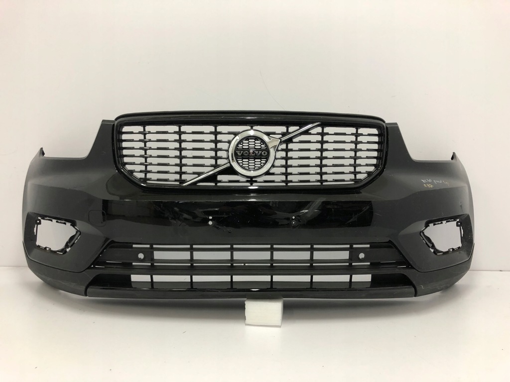 фото №1, Volvo xc40 przed lift 2017- бампер передний