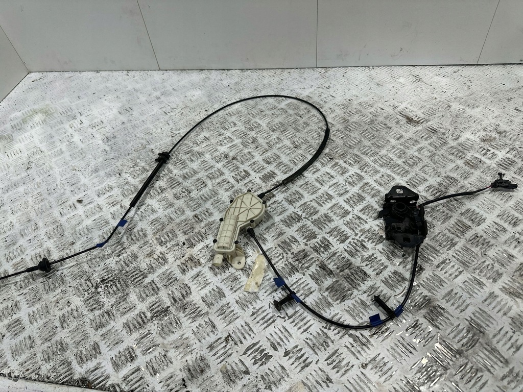 фото №1, Трос капот chevrolet corvette c8 84806924