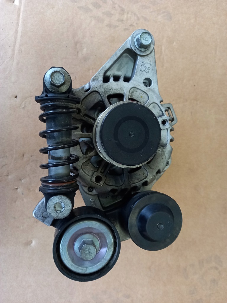 фото №1, Генератор kia sportage v crdi 37300-2u400