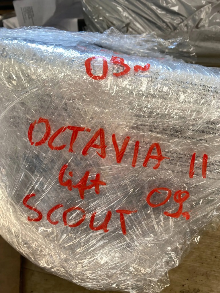 фото №7, Skoda octavia ii lift scout консоль приборная панель подушка подушка безопасности ремни